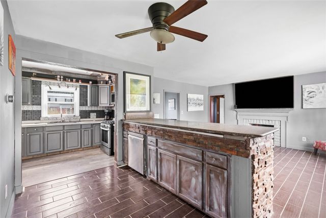 130 Pleasant Avenue, Peters Twp, PA 15317