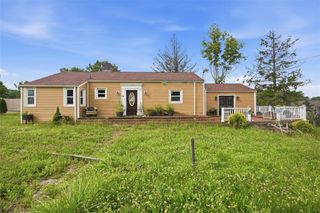 130 Pleasant Avenue, Peters Twp, PA 15317