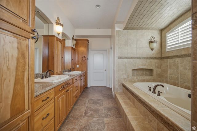 3205 E DANISH WAY, Cottonwood Heights, UT 84121