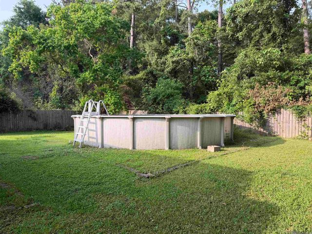 5688 Mapleton Dr, Greenwell Springs, LA 70739