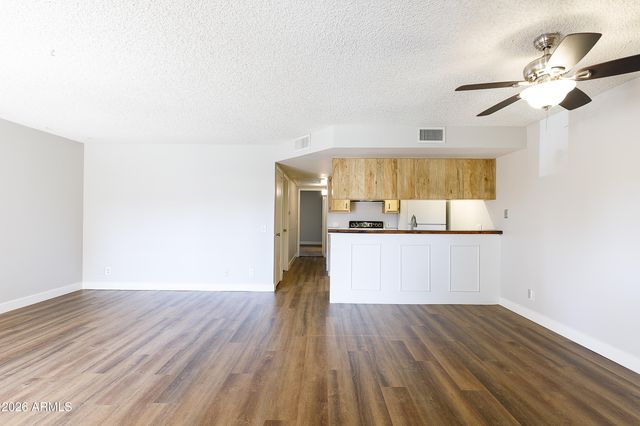 8808 N 8TH Street 203, Phoenix, AZ 85020