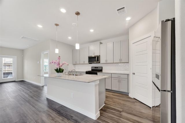 12119 Rushing Ridge Dive, Baytown, TX 77523