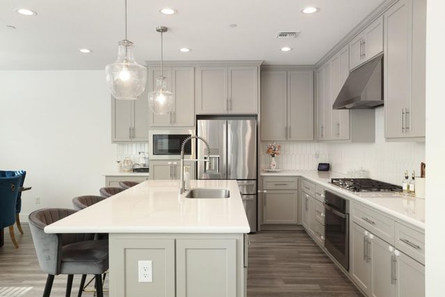 98 E Calder Dr, Mountain House, CA 95391