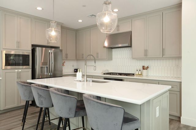 98 E Calder Dr, Mountain House, CA 95391