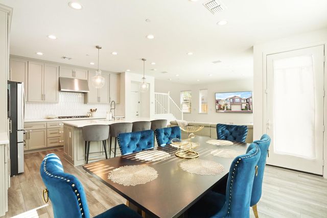 98 E Calder Dr, Mountain House, CA 95391