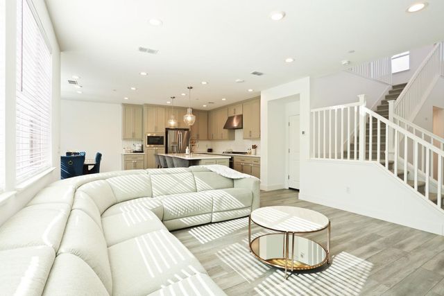 98 E Calder Dr, Mountain House, CA 95391