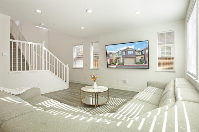 98 E Calder Dr, Mountain House, CA 95391