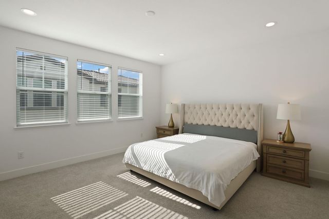 98 E Calder Dr, Mountain House, CA 95391