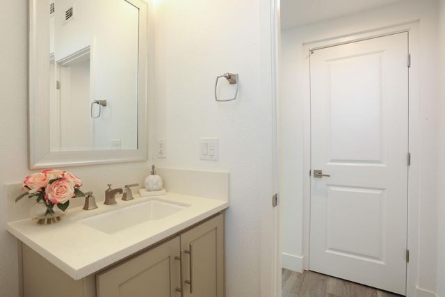 98 E Calder Dr, Mountain House, CA 95391