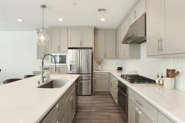 98 E Calder Dr, Mountain House, CA 95391