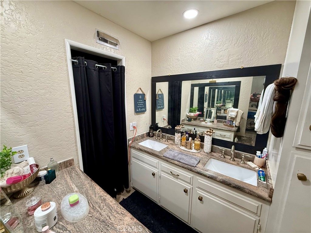 Image 7 of property listing at 25180 Menifee, Menifee, CA 92585