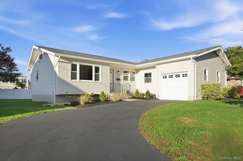 71 Roderick Road, West Islip, NY 11795 — exterior