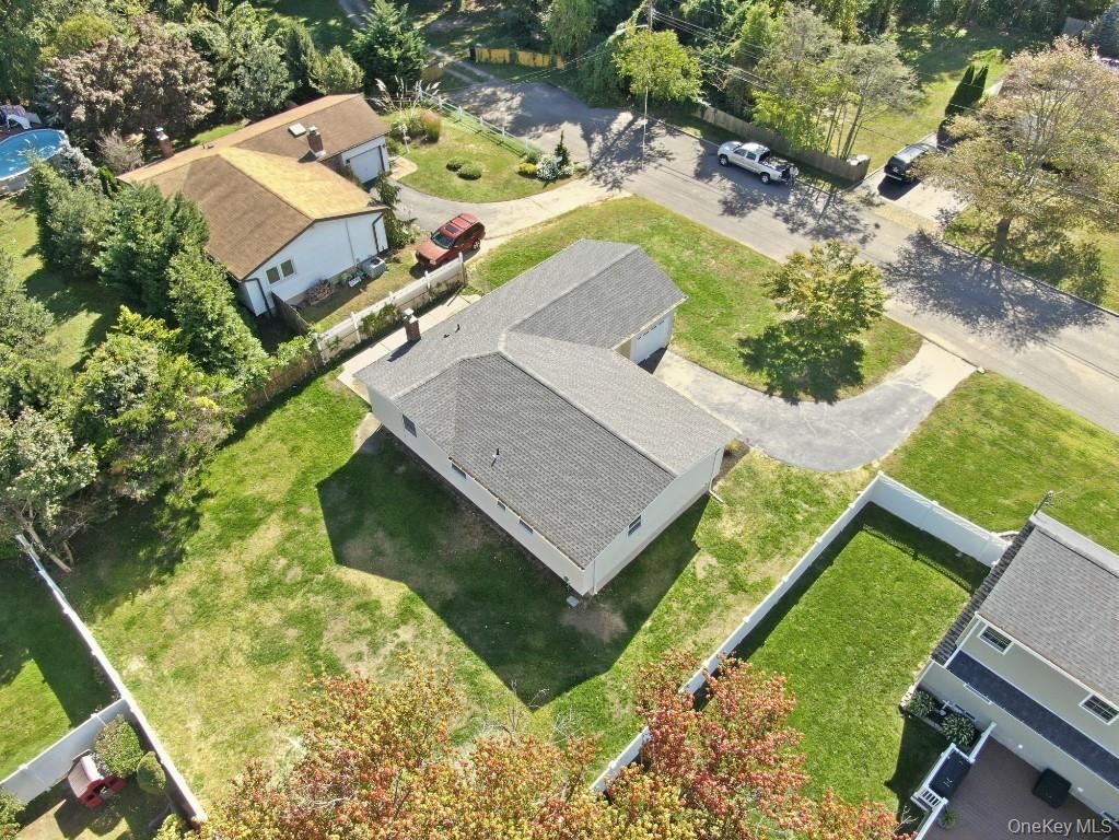 71 Roderick Road, West Islip, NY 11795 — photo 3