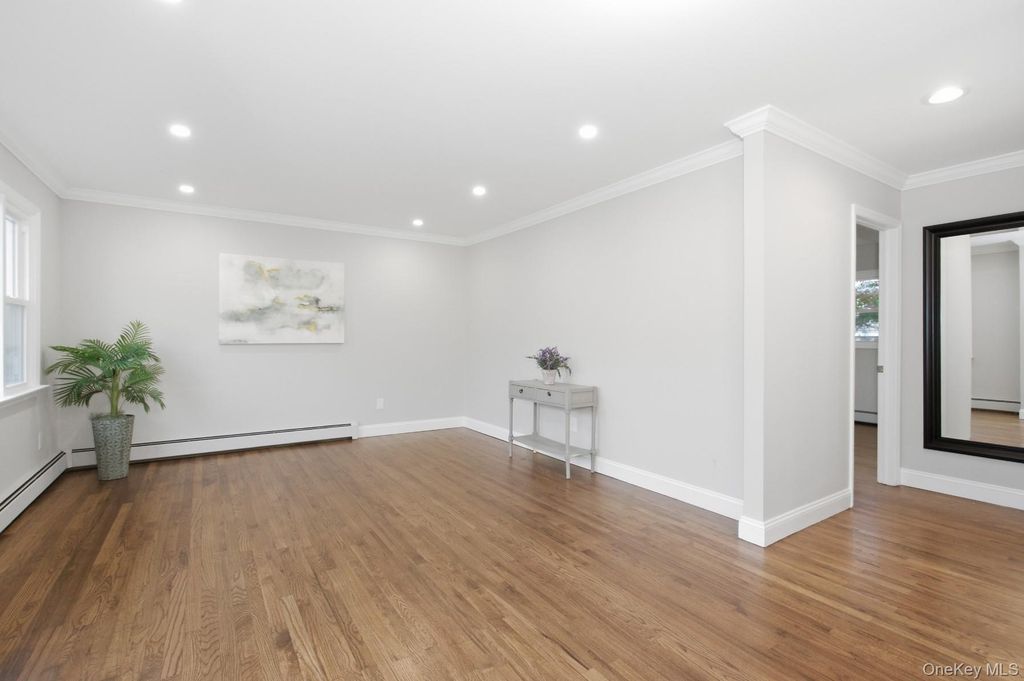 71 Roderick Road, West Islip, NY 11795 — photo 4