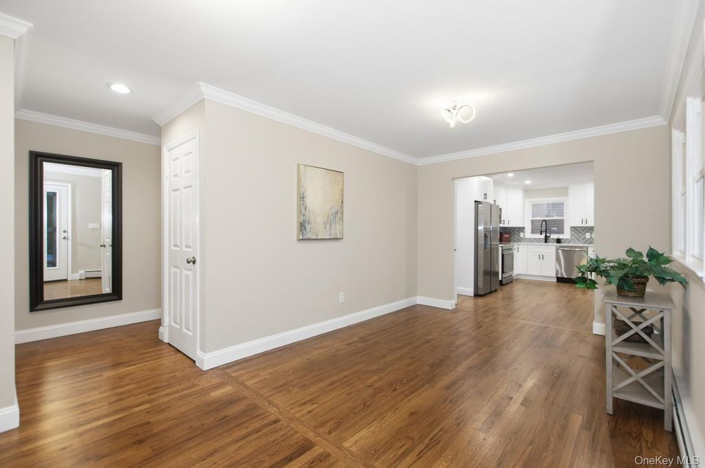 71 Roderick Road, West Islip, NY 11795 — photo 5