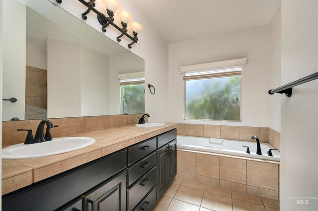 16860 N Darmady Loop, Nampa, ID 83687
