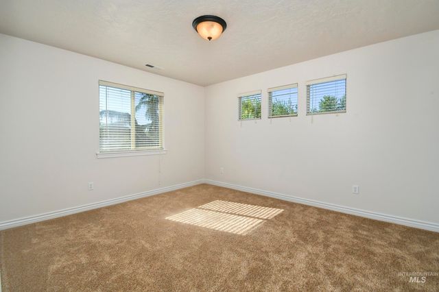16860 N Darmady Loop, Nampa, ID 83687