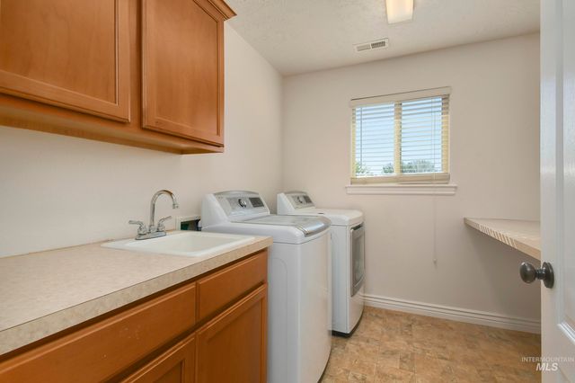 16860 N Darmady Loop, Nampa, ID 83687