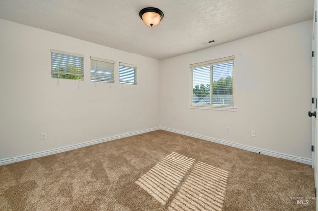 16860 N Darmady Loop, Nampa, ID 83687