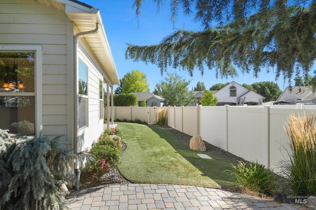 16860 N Darmady Loop, Nampa, ID 83687
