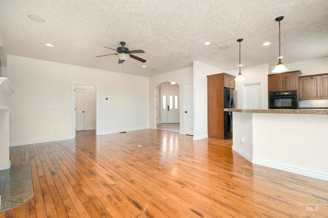 16860 N Darmady Loop, Nampa, ID 83687