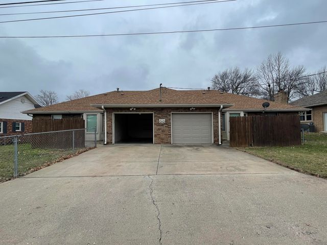 1631 E Lark Street, Springfield, MO 65804