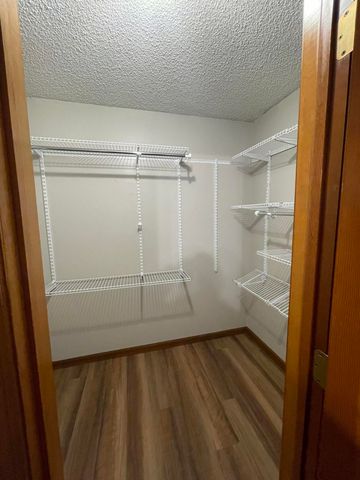 1631 E Lark Street, Springfield, MO 65804