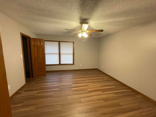 1631 E Lark Street, Springfield, MO 65804