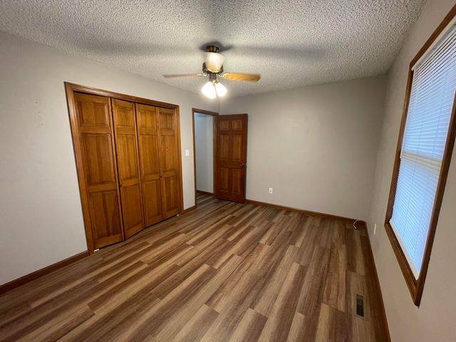 1631 E Lark Street, Springfield, MO 65804