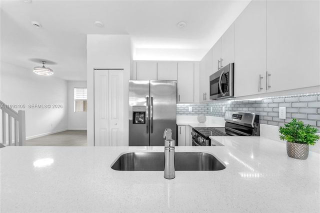 2425 SE 28TH DR 2425, Homestead, FL 33035