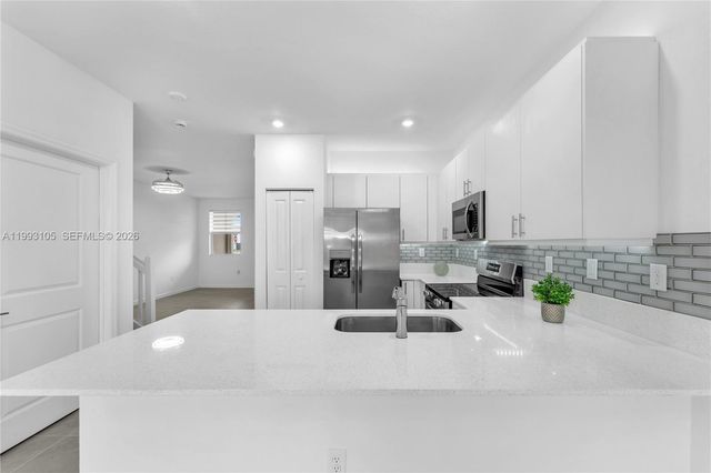 2425 SE 28TH DR 2425, Homestead, FL 33035