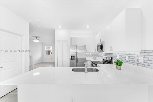 2425 SE 28TH DR 2425, Homestead, FL 33035