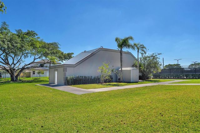 2425 SE 28TH DR 2425, Homestead, FL 33035