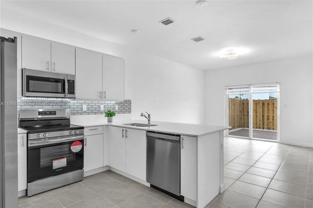 2425 SE 28TH DR 2425, Homestead, FL 33035