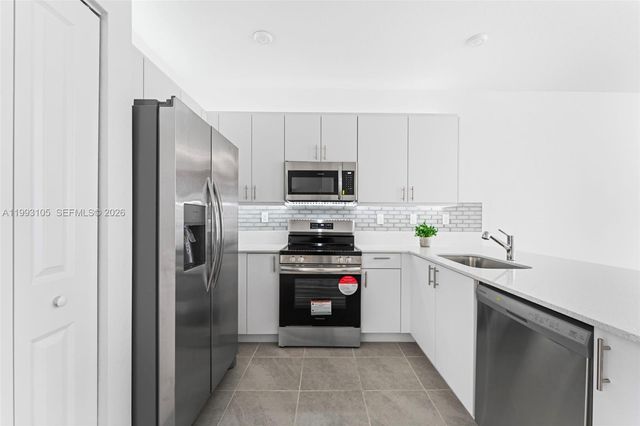 2425 SE 28TH DR 2425, Homestead, FL 33035