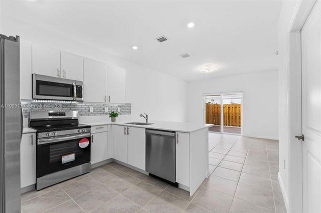 2425 SE 28TH DR 2425, Homestead, FL 33035