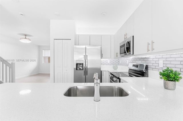 2425 SE 28TH DR 2425, Homestead, FL 33035