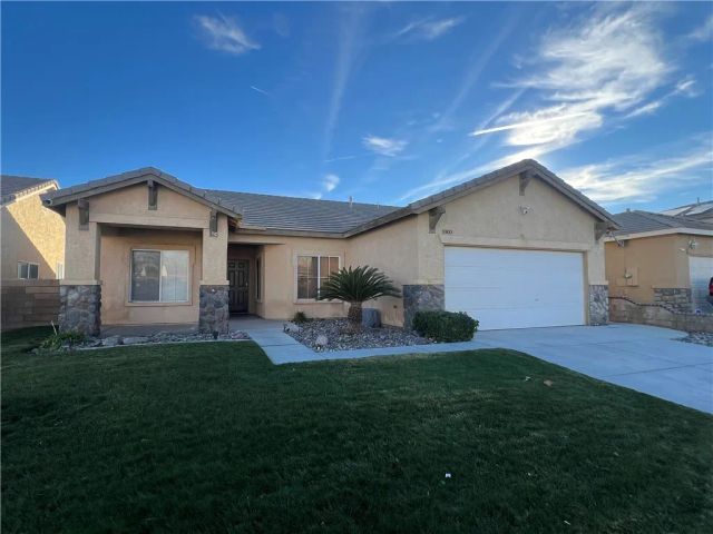 1800 Windermere Drive, Lancaster, CA 93534