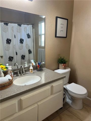 1800 Windermere Drive, Lancaster, CA 93534