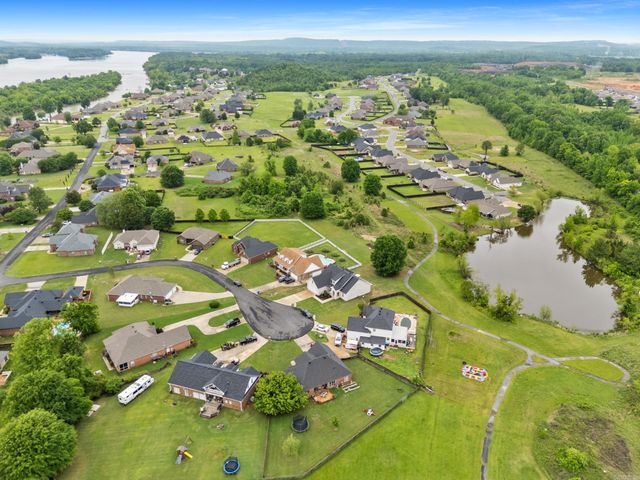 11 River Circle, Mayflower, AR 72106