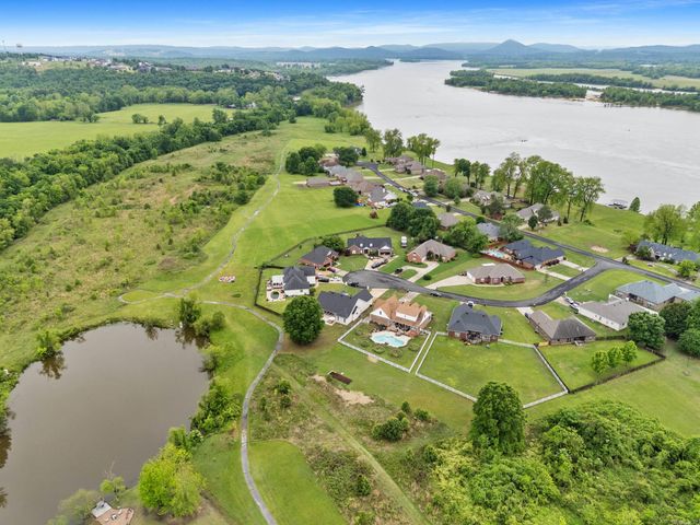 11 River Circle, Mayflower, AR 72106