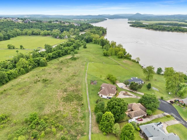 11 River Circle, Mayflower, AR 72106