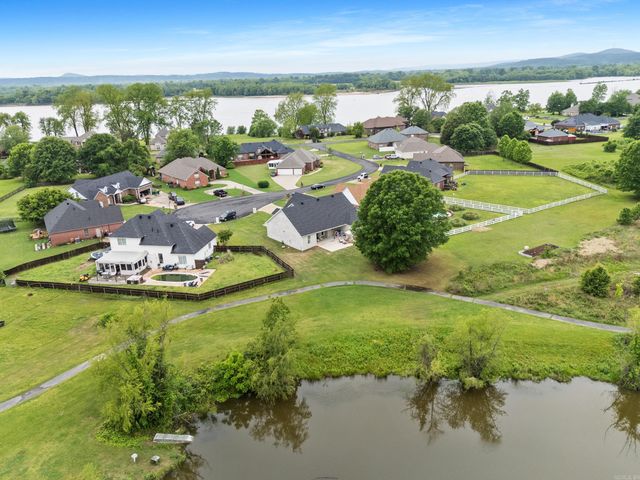 11 River Circle, Mayflower, AR 72106