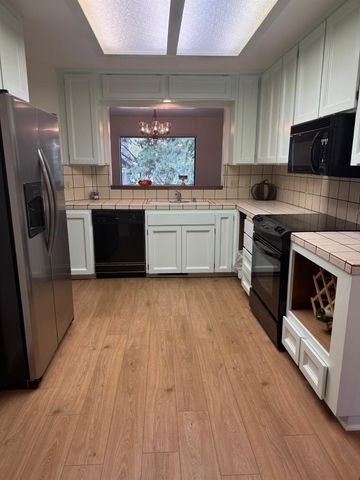 1140 Fairway Ct, Murphys, CA 95247