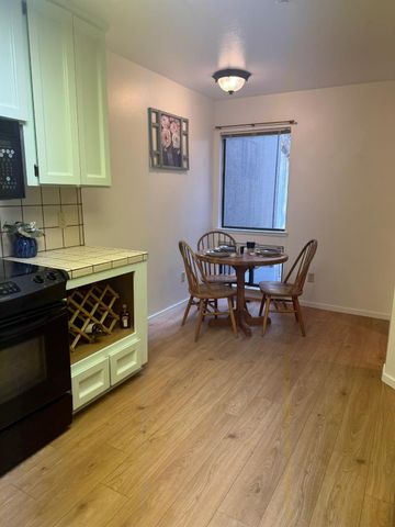 1140 Fairway Ct, Murphys, CA 95247