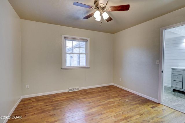 421 E 14th Street, Carthage, MO 64836