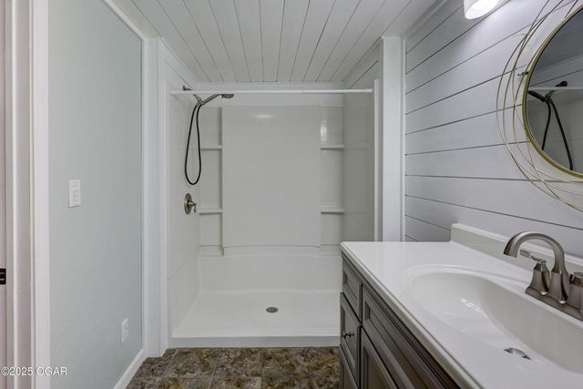 421 E 14th Street, Carthage, MO 64836