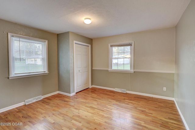 421 E 14th Street, Carthage, MO 64836