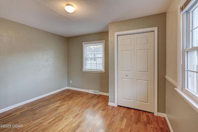 421 E 14th Street, Carthage, MO 64836