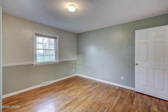 421 E 14th Street, Carthage, MO 64836